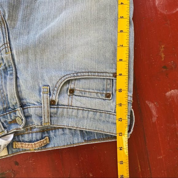 Classic Levi’s Denim Shorts - Picture 6 of 6